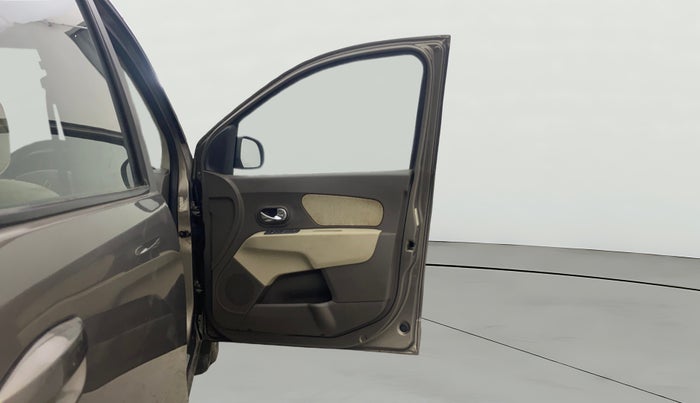 2015 Renault Lodgy 110 PS RXZ STEPWAY 7 STR, Diesel, Manual, 88,207 km, RHS Front Door