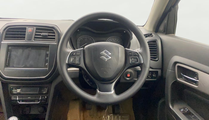 2016 Maruti Vitara Brezza ZDI PLUS, Diesel, Manual, 1,33,214 km, Steering Wheel Close Up