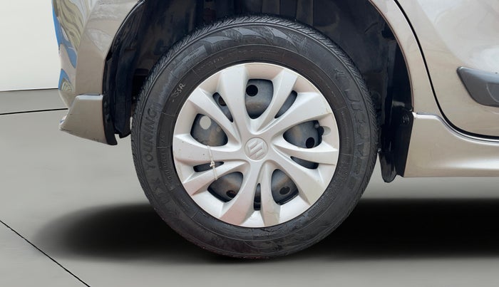 2021 Maruti Swift VXI, Petrol, Manual, 1,07,898 km, Right Rear Wheel