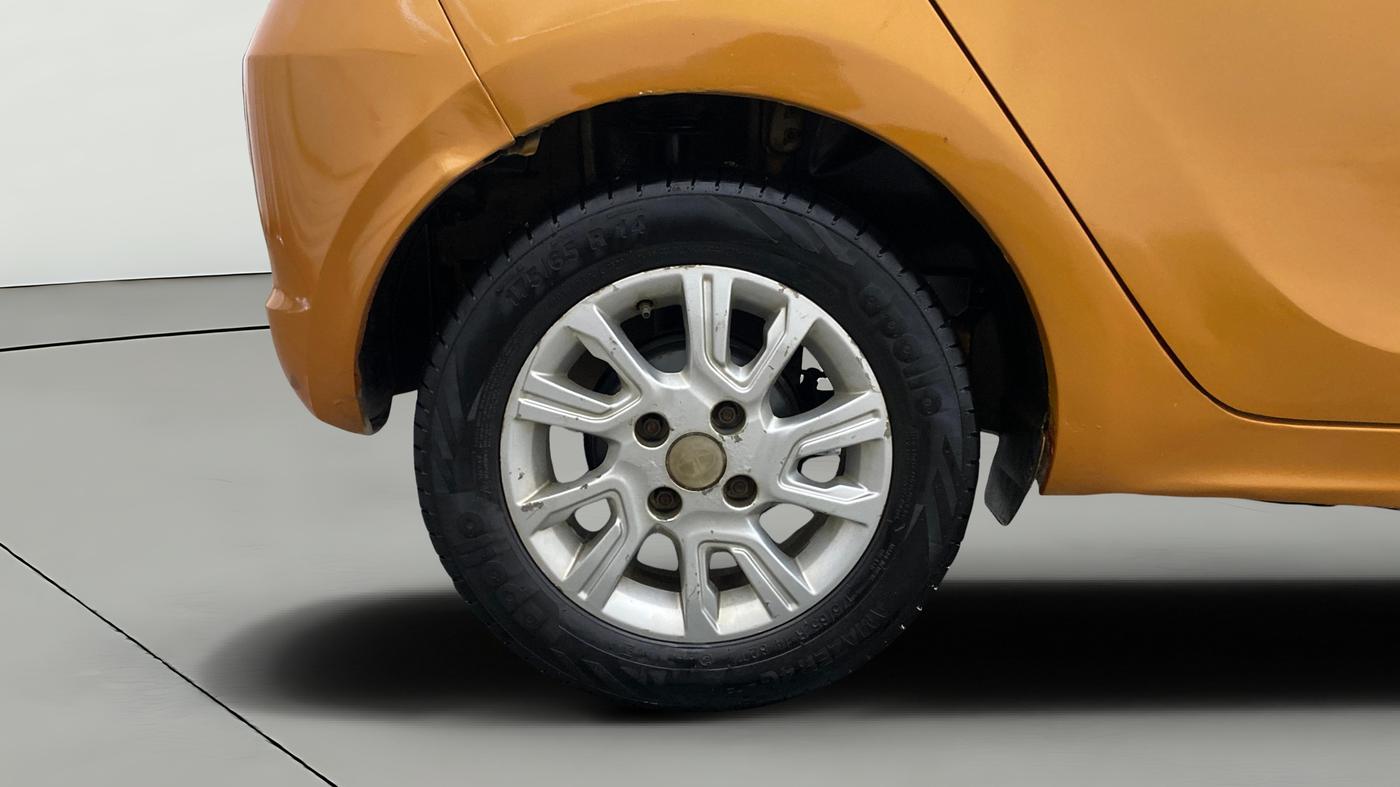 2016 Tata Tiago XZ PETROL, Petrol, Manual, 73,795 km, Right Rear Wheel