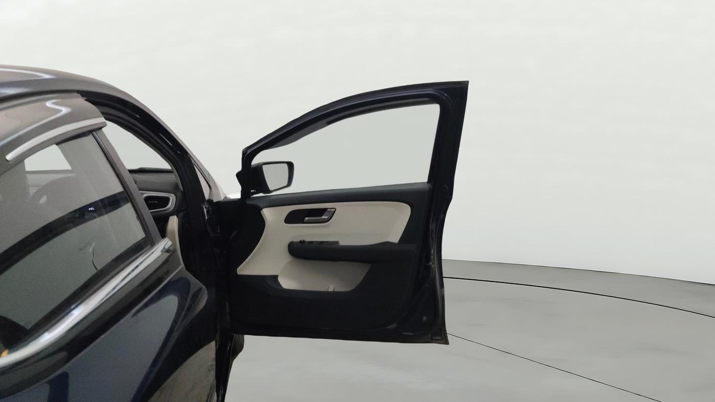 2024 Tata ALTROZ XZ PLUS O SUNROOF CNG, CNG, Manual, 16,365 km, RHS Front Door