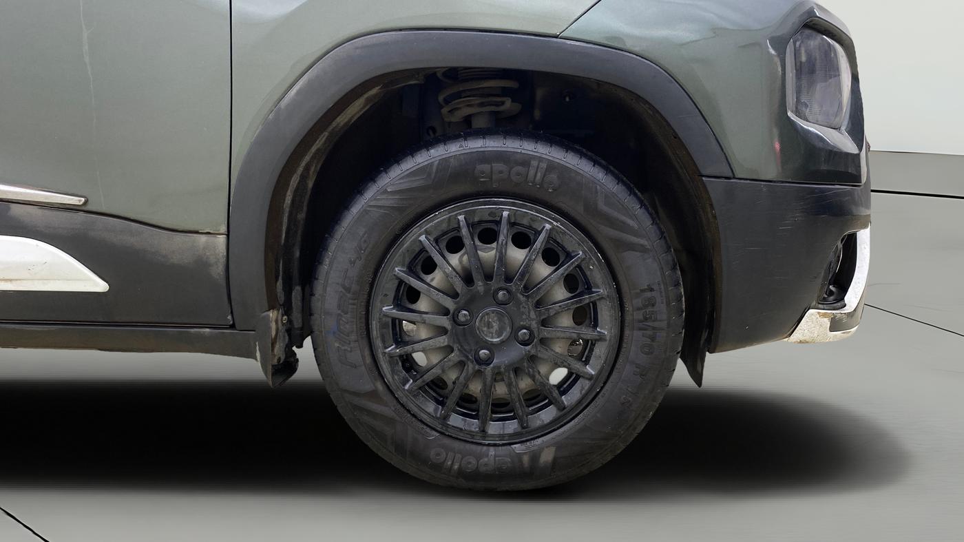 2023 Tata PUNCH ADVENTURE MT, Petrol, Manual, 35,654 km, Right Front Wheel