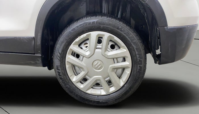 2022 Maruti Vitara Brezza LXI, Petrol, Manual, 70,799 km, Left Rear Wheel