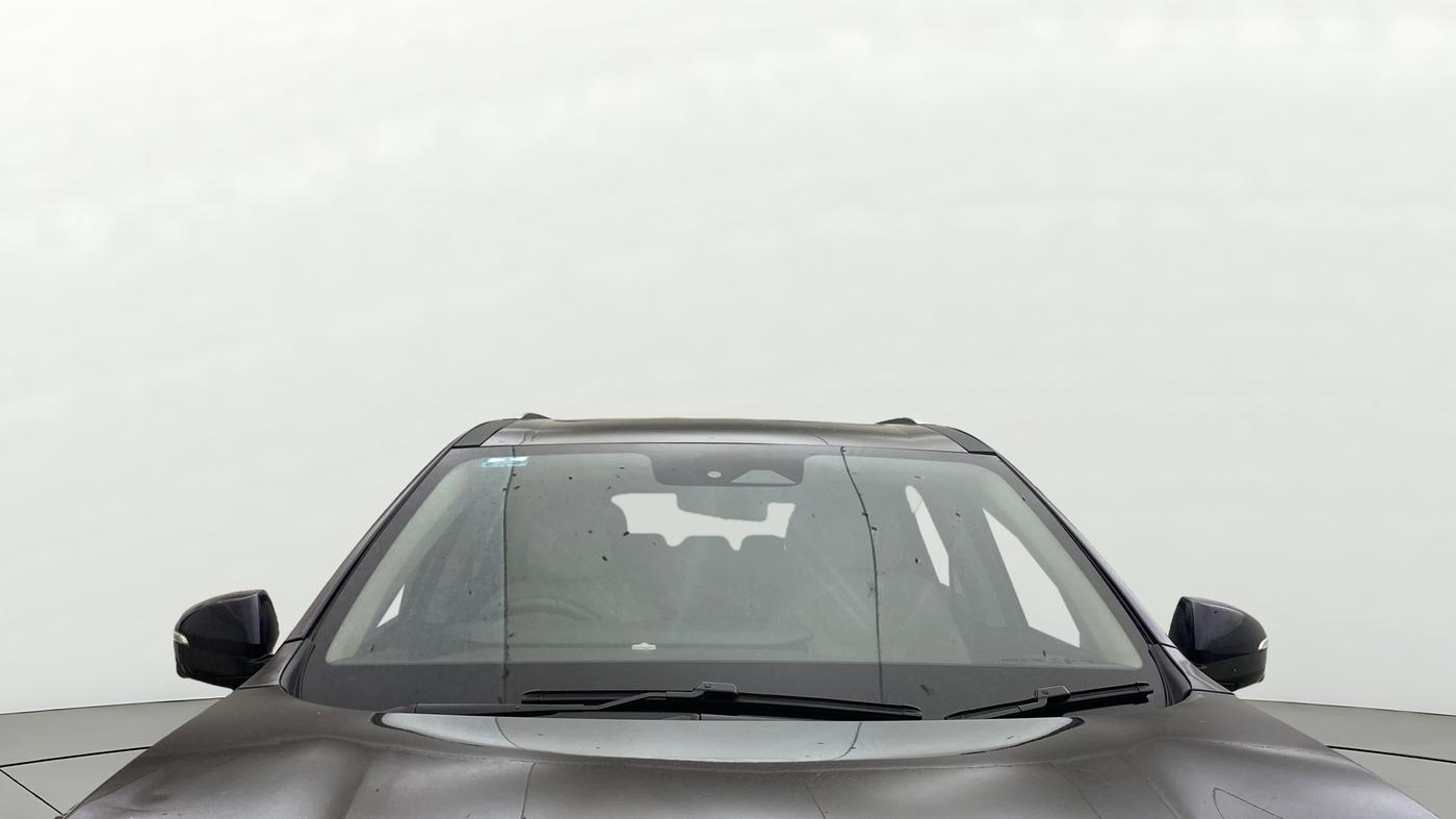 2023 Mahindra XUV700 AX 7 LUXURY P AT 7 STR, Petrol, Automatic, 36,034 km, Front Windshield
