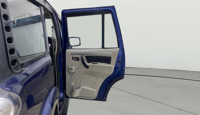 2014 Mahindra Scorpio S10, Diesel, Manual, 1,06,506 km, RHS Rear Door