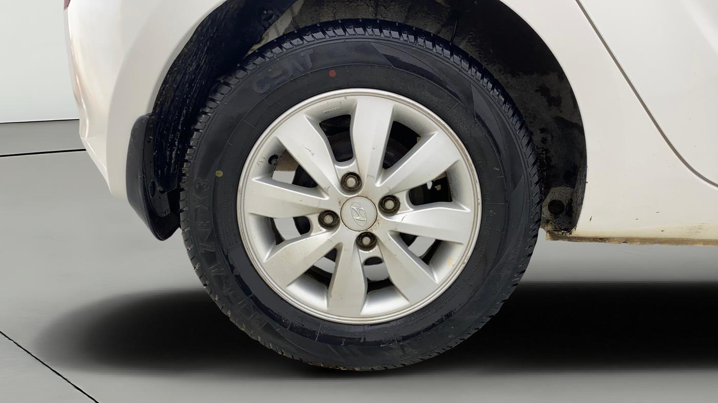 2014 Hyundai i20 SPORTZ 1.2, CNG, Manual, 46,253 km, Right Rear Wheel