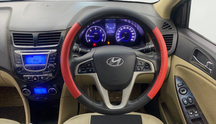 2013 Hyundai Verna FLUIDIC 1.6 CRDI SX, Diesel, Manual, 1,07,728 km, Steering Wheel Close Up