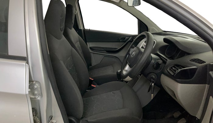 2017 Tata Tiago XT PETROL, Petrol, Manual, 66,624 km, Right Side Front Door Cabin