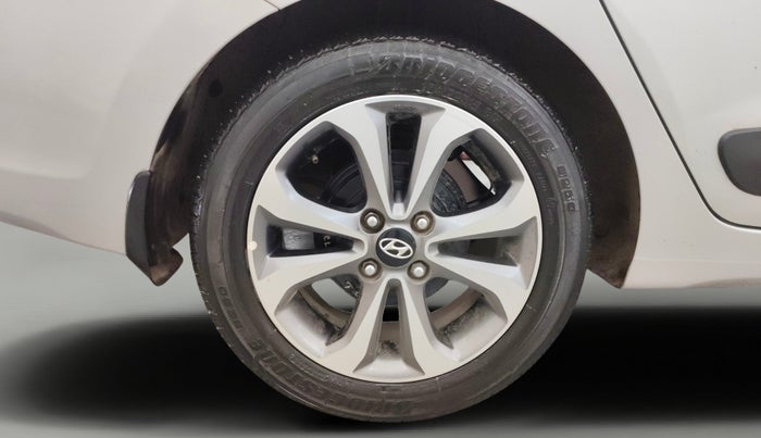 2016 Hyundai Xcent SX AT 1.2 (O), Petrol, Automatic, 31,826 km, Right Rear Wheel