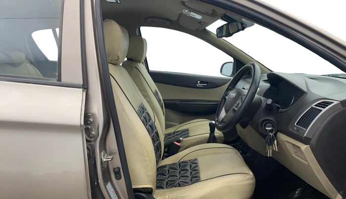 2013 Hyundai i20 SPORTZ 1.2, Petrol, Manual, 67,591 km, Right Side Front Door Cabin