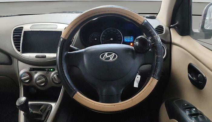 2015 Hyundai i10 MAGNA 1.1, Petrol, Manual, 39,708 km, Steering Wheel Close Up