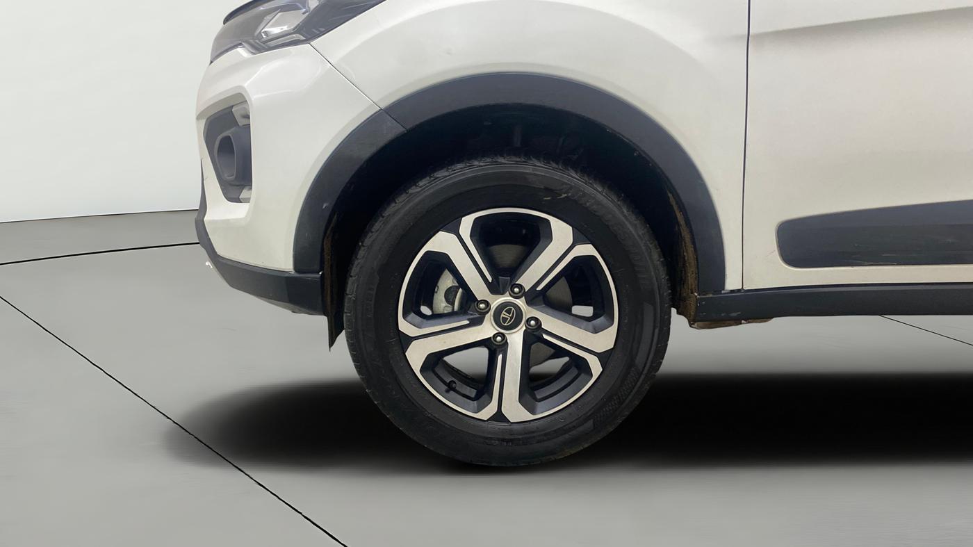 2023 Tata NEXON XZ PLUS PETROL SUNROOF, Petrol, Manual, 17,835 km, Left Front Wheel