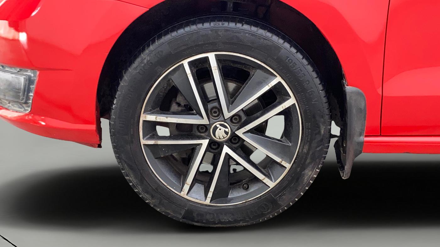 2019 Skoda Rapid STYLE 1.6 MPI AT, Petrol, Automatic, 79,104 km, Left Front Wheel