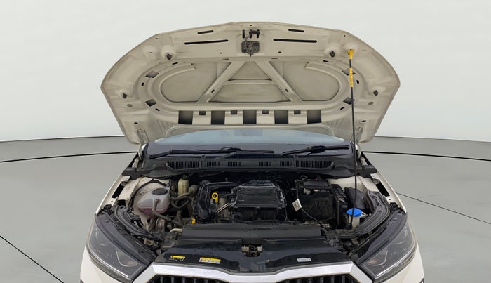 2024 Skoda SLAVIA STYLE 1.0L TSI AT, Petrol, Automatic, 26,163 km, Open Bonet