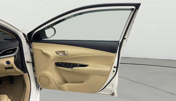 2018 Toyota YARIS VX CVT, Petrol, Automatic, 77,980 km, RHS Front Door