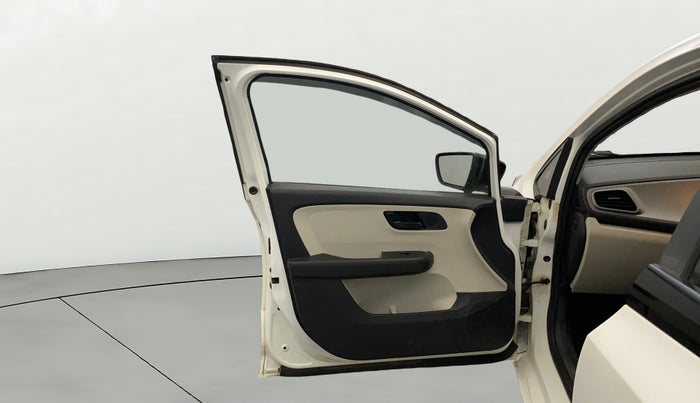 2022 Tata ALTROZ XE PLUS PETROL, Petrol, Manual, 39,528 km, LHS Front Door