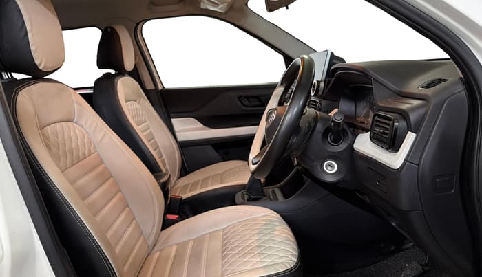 2022 Tata PUNCH PURE MT, Petrol, Manual, 72,160 km, Right Side Front Door Cabin