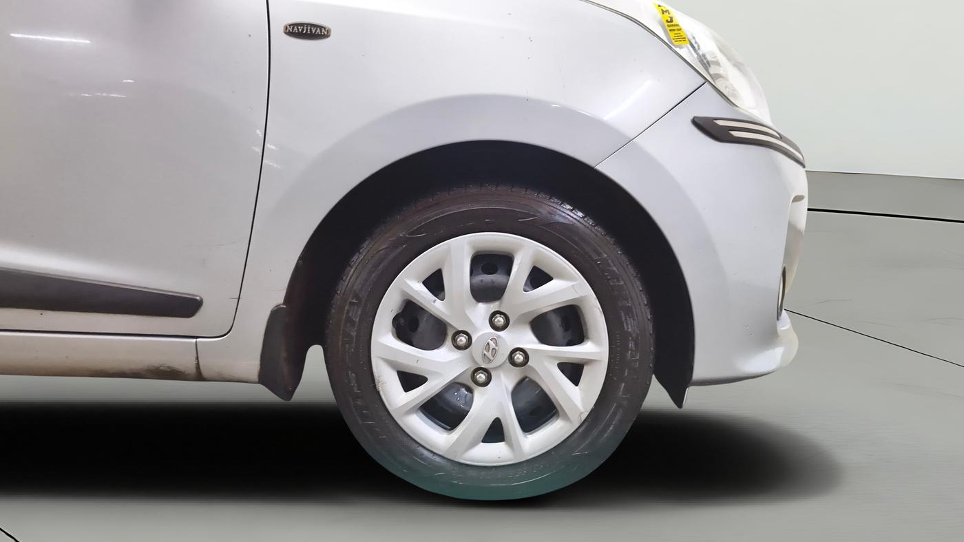 2019 Hyundai Grand i10 SPORTZ 1.2 KAPPA VTVT, CNG, Manual, 55,270 km, Right Front Wheel