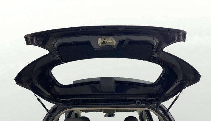 2016 Mahindra Kuv100 K8 6 STR, Petrol, Manual, 32,042 km, Boot Door Open