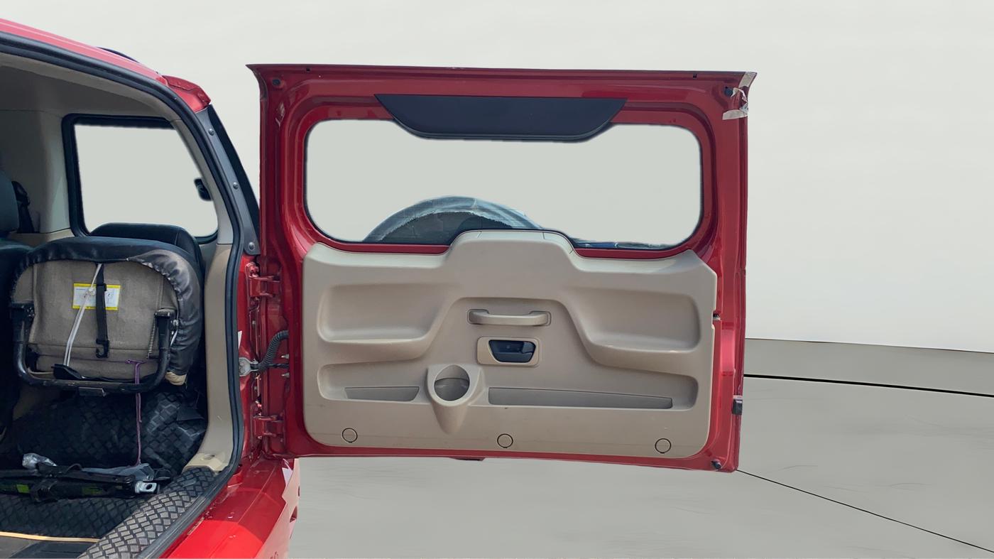2017 Mahindra TUV300 T8, Diesel, Manual, 59,412 km, Boot Door Open