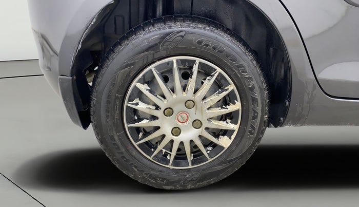 2017 Maruti Swift VXI O, Petrol, Manual, 78,759 km, Right Rear Wheel