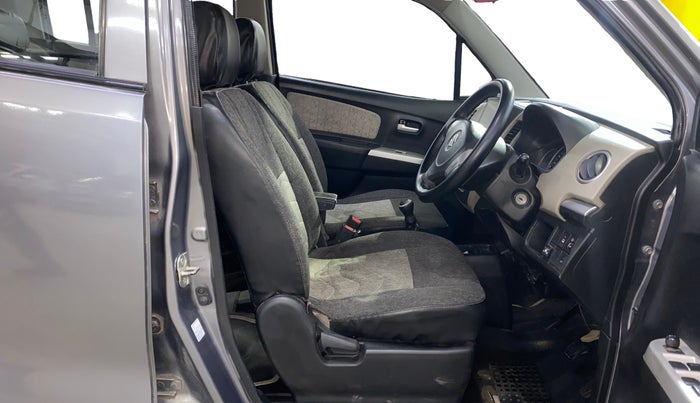 2016 Maruti Wagon R 1.0 VXI, CNG, Manual, 33,809 km, Right Side Front Door Cabin