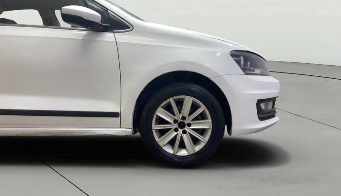 2017 Volkswagen Vento HIGHLINE 1.5 AT, Diesel, Automatic, 1,88,179 km, Right Front Wheel