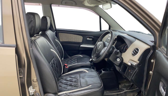 2013 Maruti Wagon R 1.0 VXI, Petrol, Manual, 10,830 km, Right Side Front Door Cabin