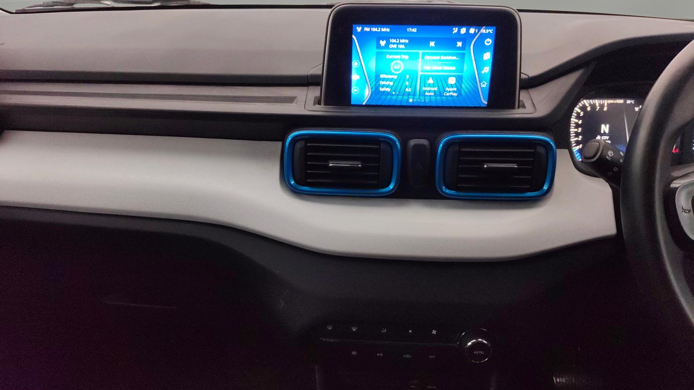 2024 Tata PUNCH CREATIVE AMT 1.2 RTN DUAL TONE, Petrol, Automatic, 9,649 km, Air Conditioner