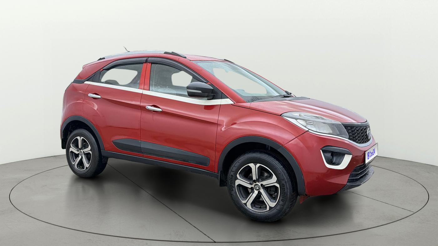 2018 Tata NEXON XM PETROL, CNG, Manual, 1,04,939 km, Right Front Diagonal