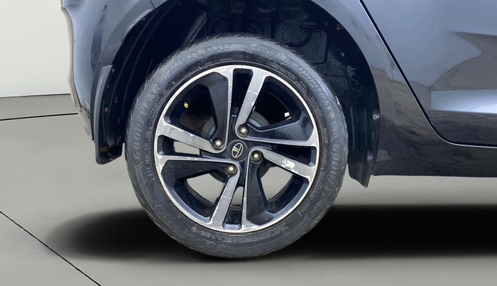 2022 Tata ALTROZ XZ PLUS PETROL DARK EDITION, Petrol, Manual, 38,738 km, Right Rear Wheel