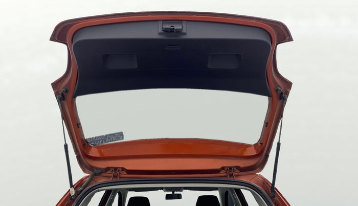 2016 Volkswagen Polo COMFORTLINE 1.2L, Petrol, Manual, 77,095 km, Boot Door Open