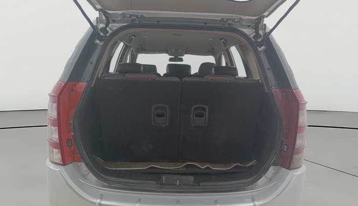 2014 Mahindra XUV500 W8, Diesel, Manual, 1,24,651 km, Boot Open Zoomed View