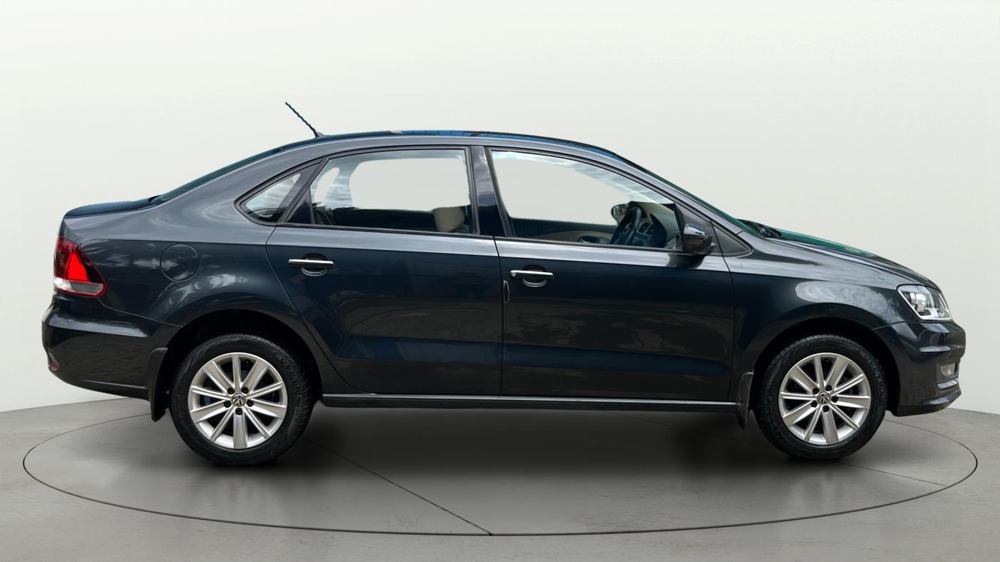 2016 Volkswagen Vento HIGHLINE PETROL AT, Petrol, Automatic, 25,550 km, Right Side View