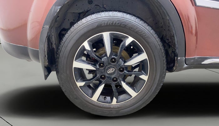 2018 Mahindra XUV500 W11, Diesel, Manual, 52,365 km, Right Rear Wheel