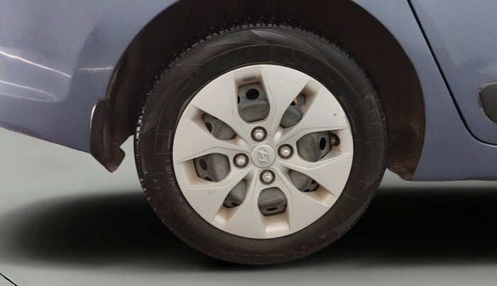 2015 Hyundai Xcent S 1.2, Petrol, Manual, 1,08,313 km, Right Rear Wheel