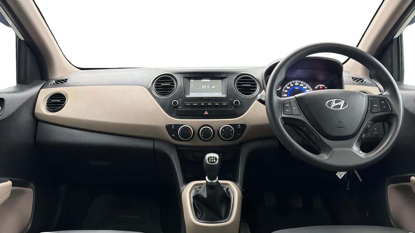 2017 Hyundai Grand i10 SPORTZ 1.2 KAPPA VTVT, Petrol, Manual, 70,893 km, Dashboard