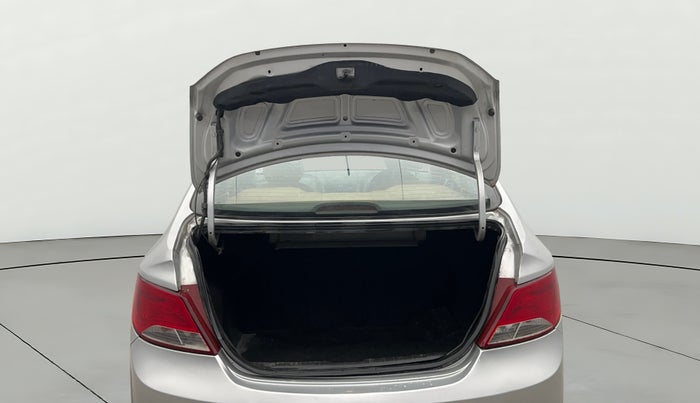 2015 Hyundai Verna FLUIDIC 4S1.6 VTVT S O AT, Petrol, Automatic, 80,101 km, Boot Door Open