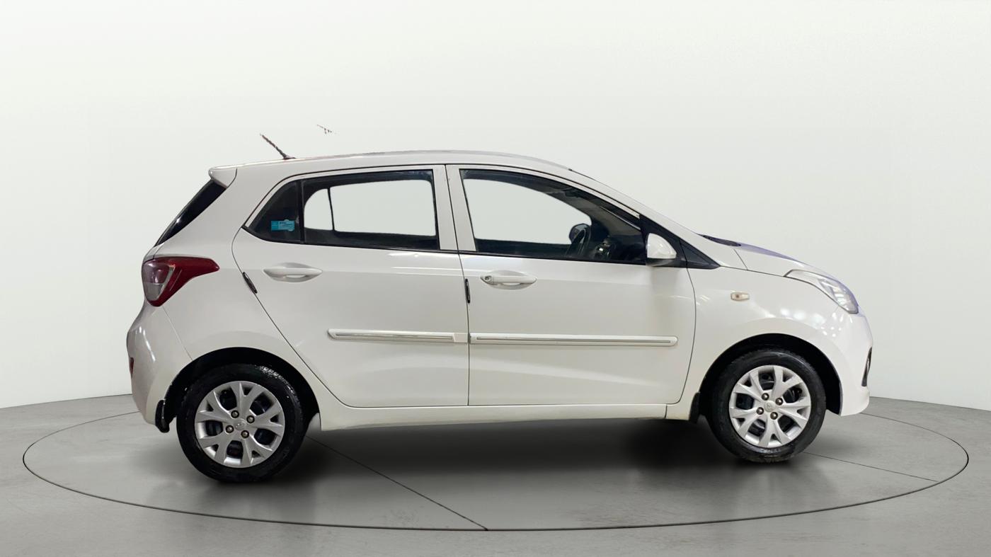 2015 Hyundai Grand i10 MAGNA 1.2 KAPPA VTVT, Petrol, Manual, 31,752 km, Right Side View