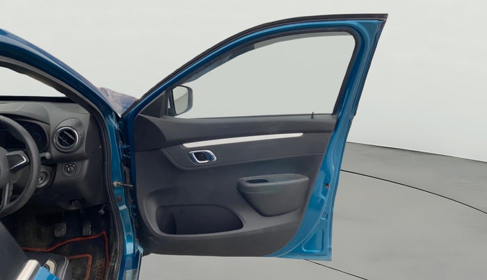 2022 Renault Kwid CLIMBER AMT 1.0, Petrol, Automatic, 19,923 km, RHS Front Door