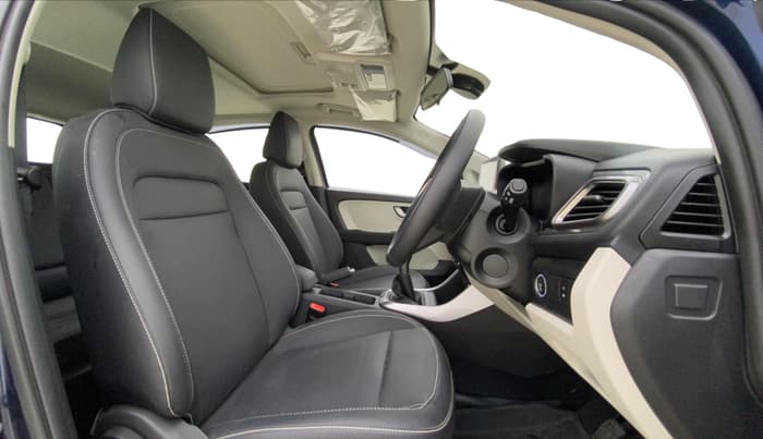 2024 Tata ALTROZ  XZ Plus (O) (S), Petrol, Manual, 12,400 km, Right Side Front Door Cabin