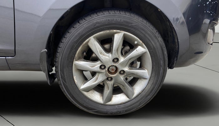 2015 Tata Bolt XT QUADRAJET, Diesel, Manual, 1,16,007 km, Right Front Wheel