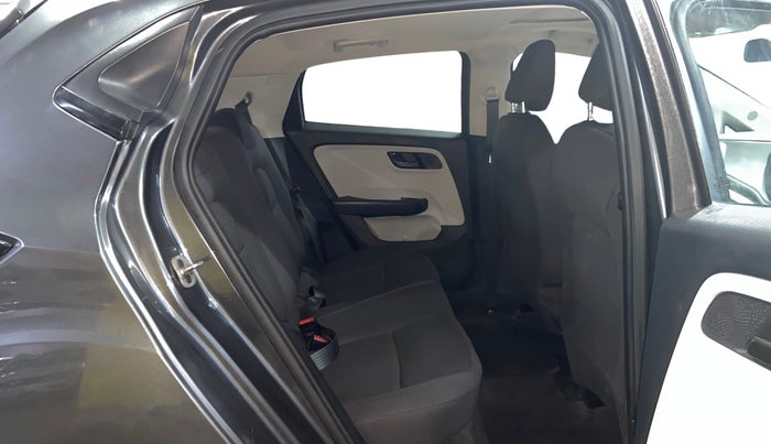 2023 Tata ALTROZ XM PLUS SUNROOF CNG, CNG, Manual, 20,225 km, Right Side Rear Door Cabin