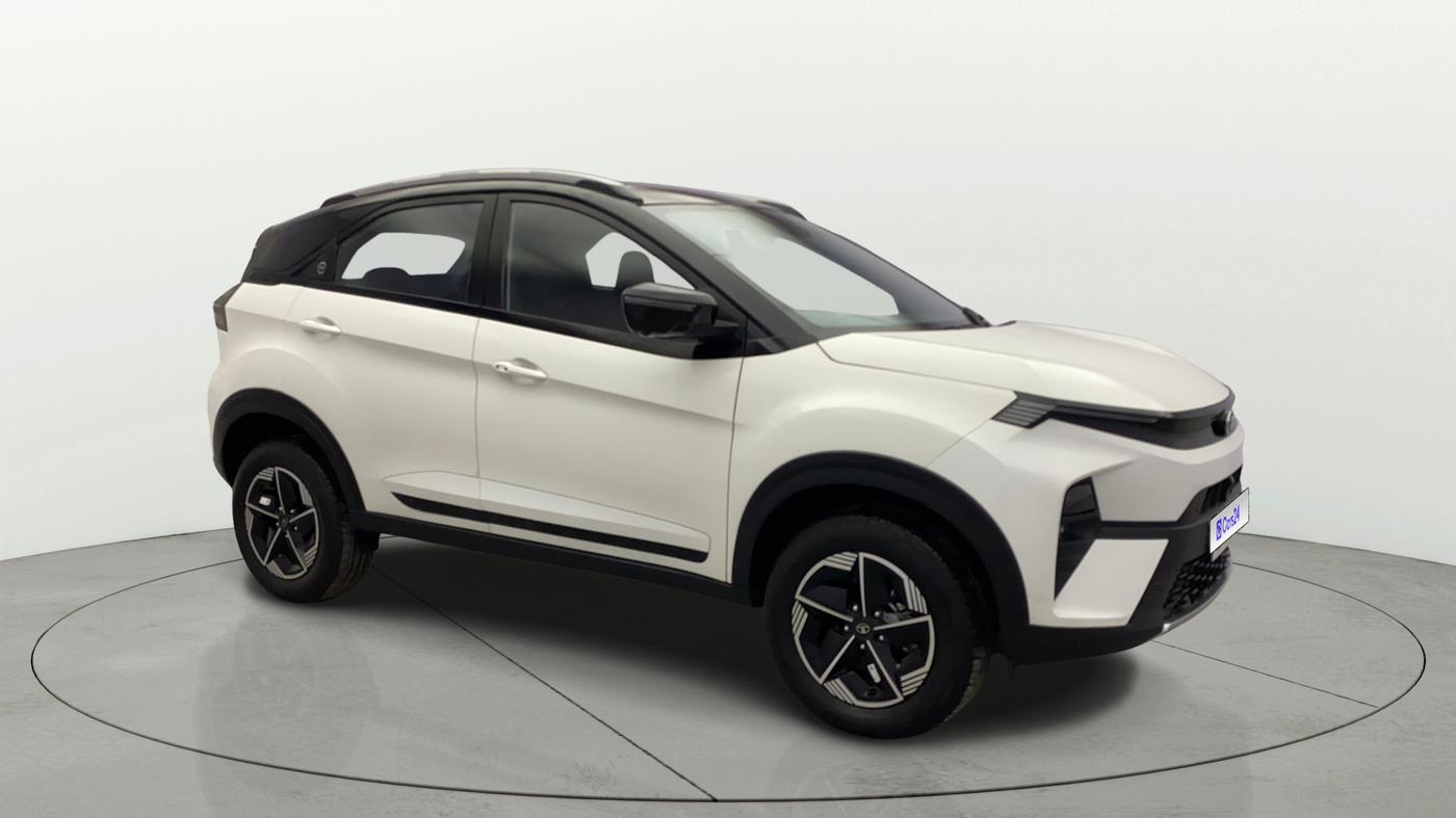 2023 Tata NEXON FEARLESS + SUNROOF DUAL TONE 1.2 PETROL, Petrol, Manual, 271 km, SRP