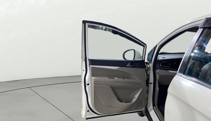 2020 Mahindra MARAZZO M 6 + 8 STR, Diesel, Manual, 87,670 km, LHS Front Door