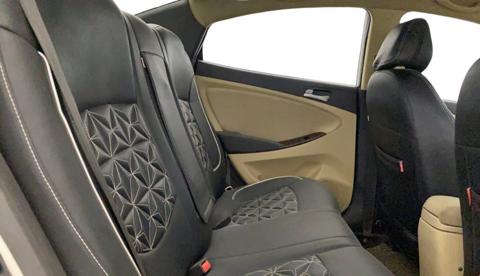 2016 Hyundai Verna 1.6 VTVT S, Petrol, Manual, 55,743 km, Right Side Rear Door Cabin