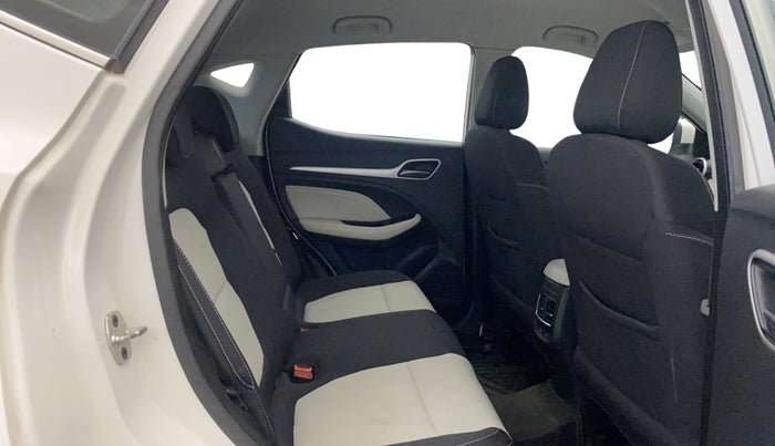 2022 MG ASTOR SUPER EX 1.5 MT, Petrol, Manual, 44,245 km, Right Side Rear Door Cabin