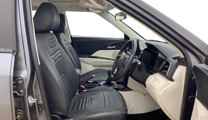 2024 Mahindra XUV 3XO AX5 1.2 L TCMPFi, Petrol, Manual, 27,203 km, Right Side Front Door Cabin