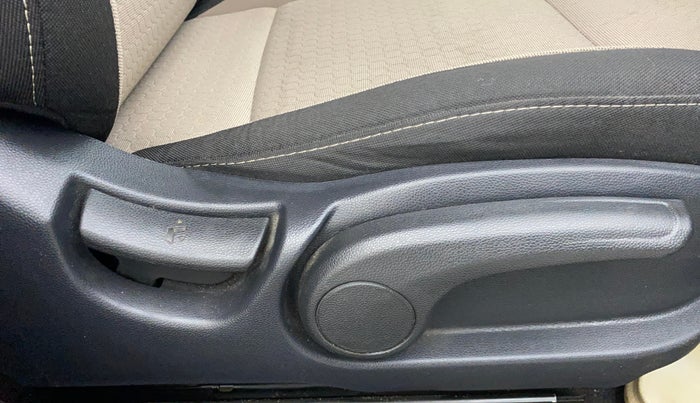 2016 Hyundai Elite i20 ASTA 1.2 (O), Petrol, Manual, 45,841 km, Driver Side Adjustment Panel