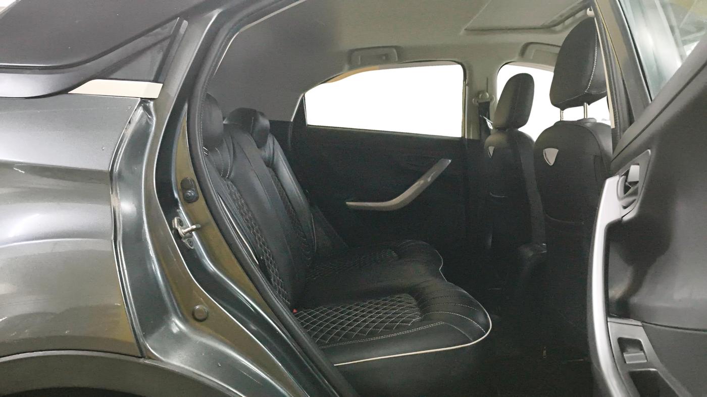 2023 Tata NEXON XM SUNROOF PETROL, Petrol, Manual, 21,988 km, Right Side Rear Door Cabin